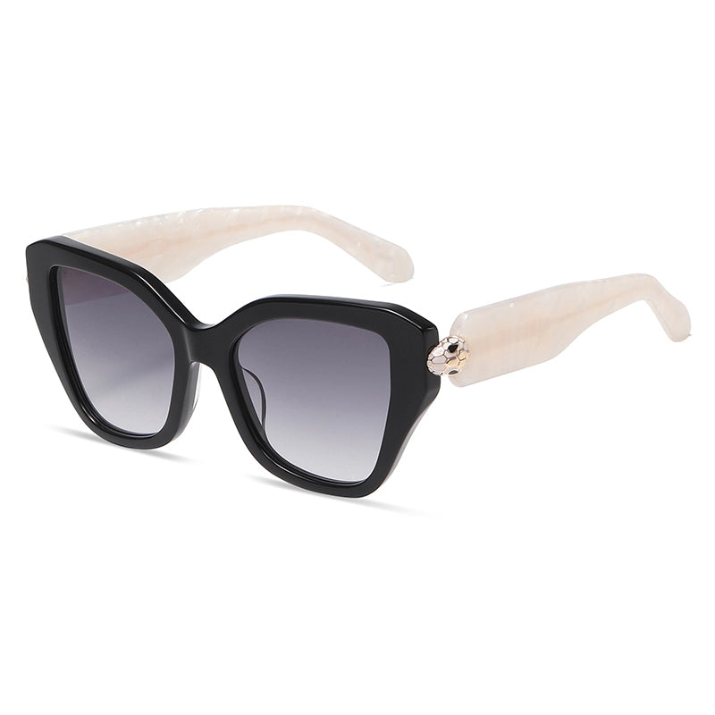 Marla May Iris C2 